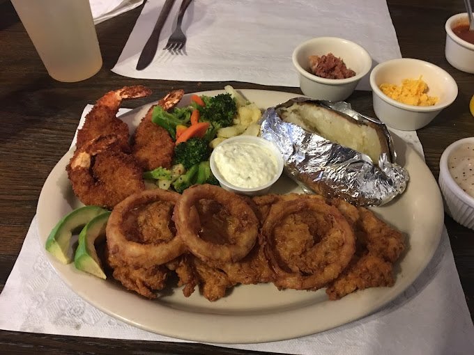 charlies-corona-bar-grill-1.jpg