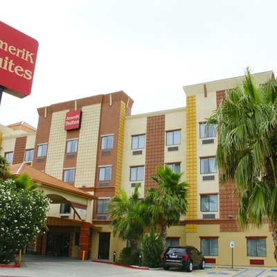 comfort-suites-1.jpg