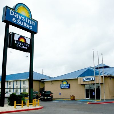 days-inn-suites-1.jpg